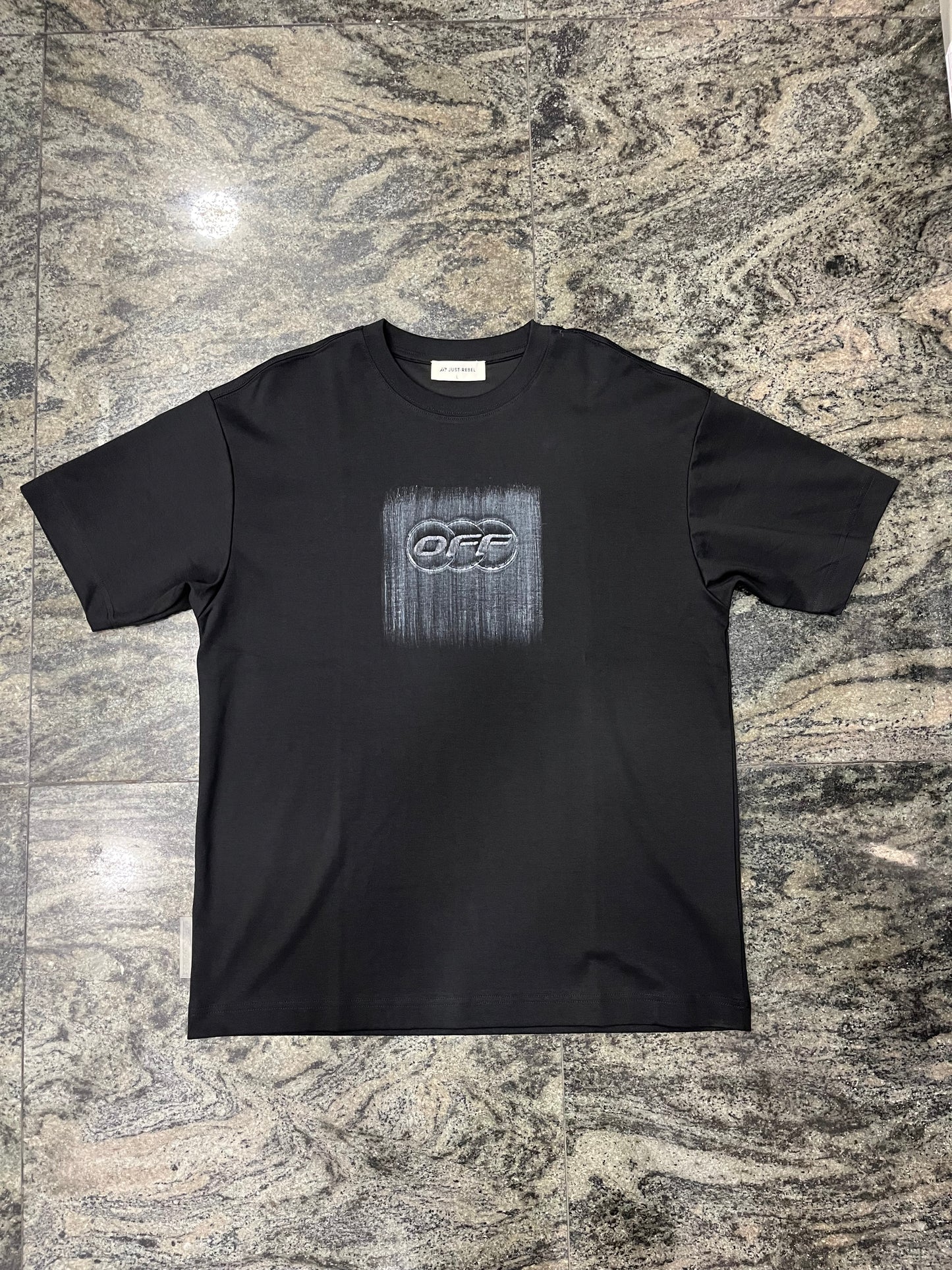 T-shirt Off